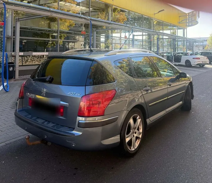 Peugeot 407