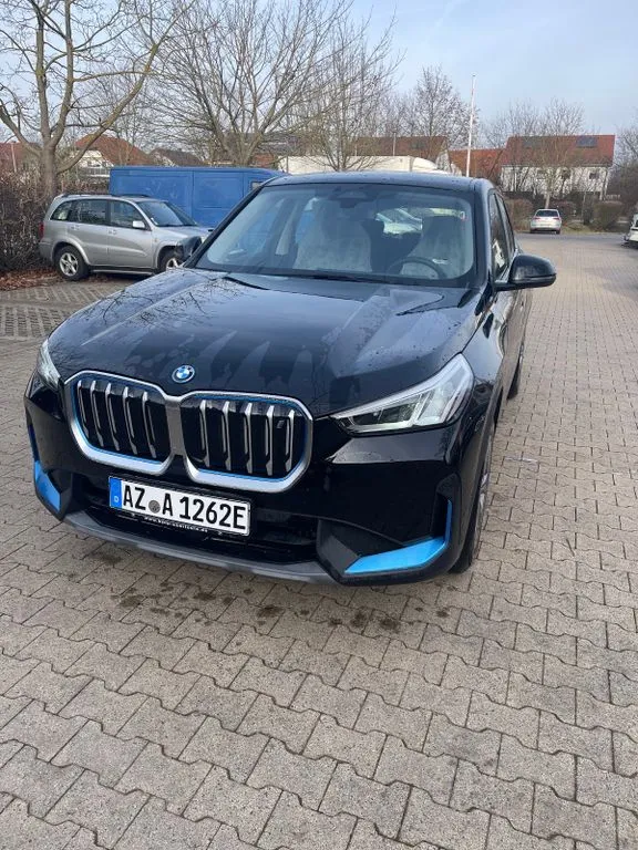 BMW iX1