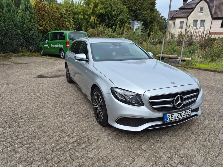 Mercedes-Benz E 200