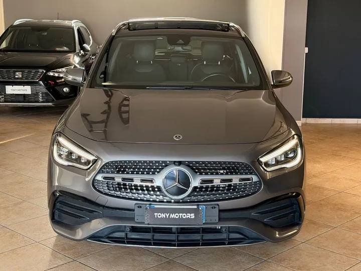 Mercedes-Benz GLA 200