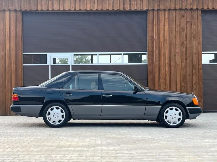 Mercedes-Benz 400