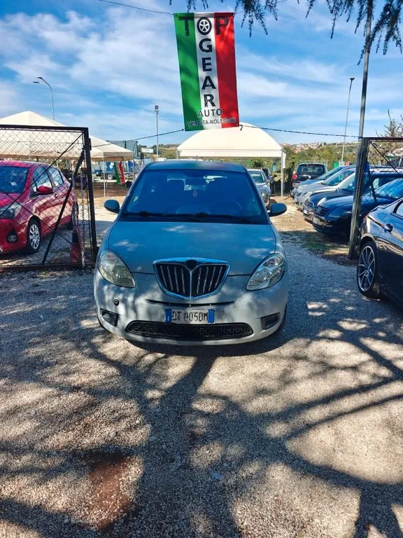 Lancia Ypsilon