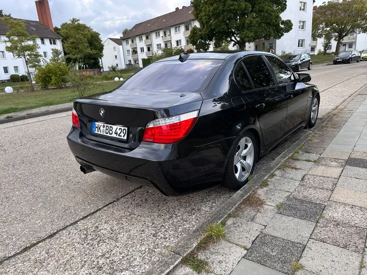 BMW 525