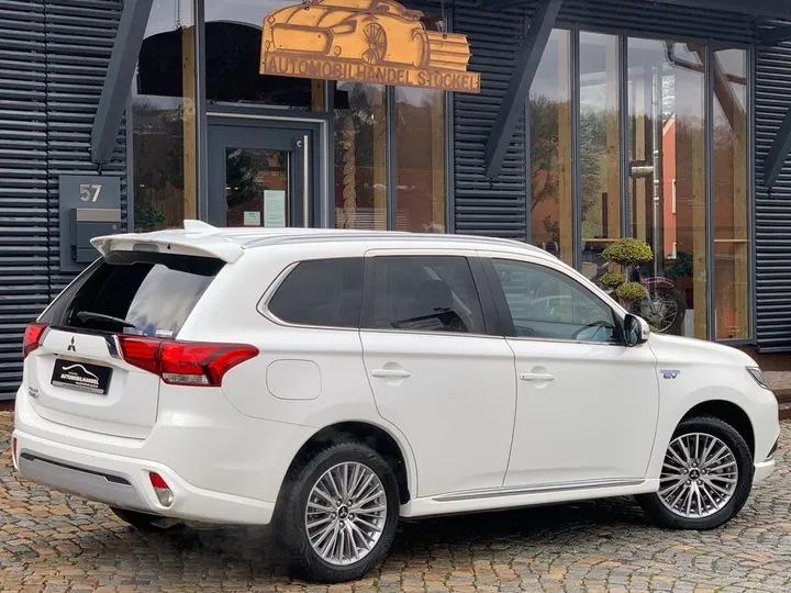 Mitsubishi Plug-in Hybrid Outlander