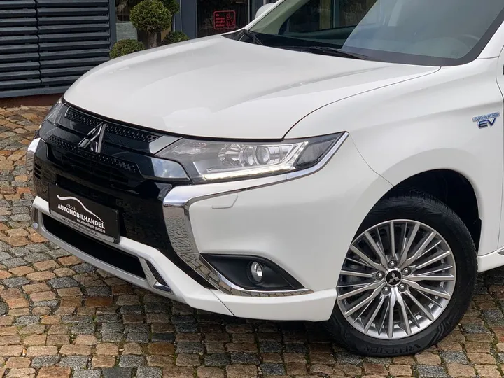Mitsubishi Plug-in Hybrid Outlander