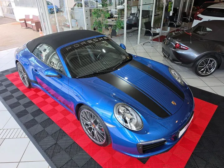 Porsche 911
