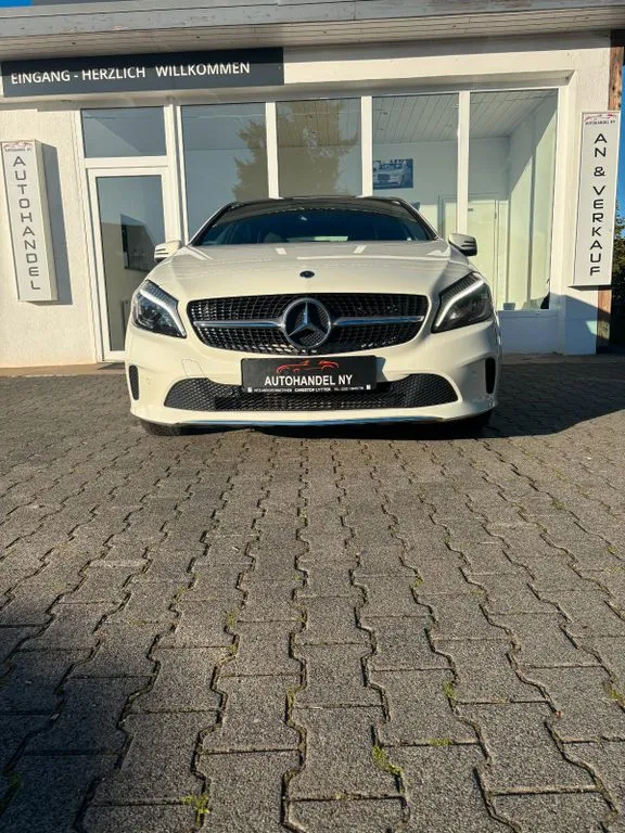 Mercedes-Benz A 220