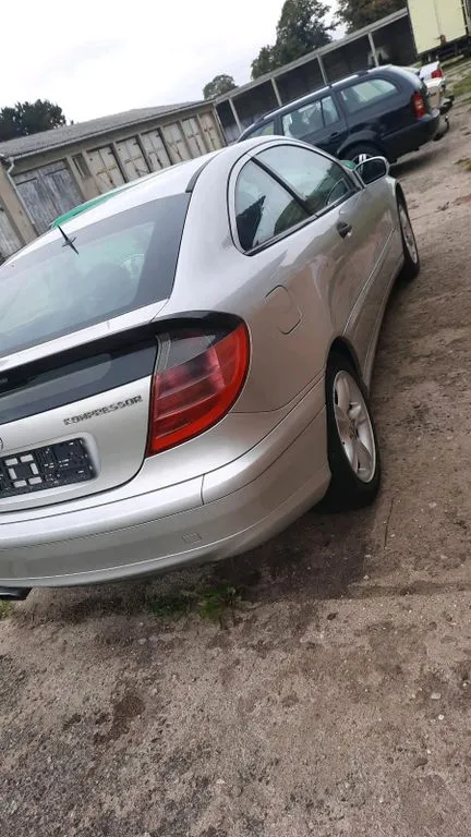Mercedes-Benz C 180