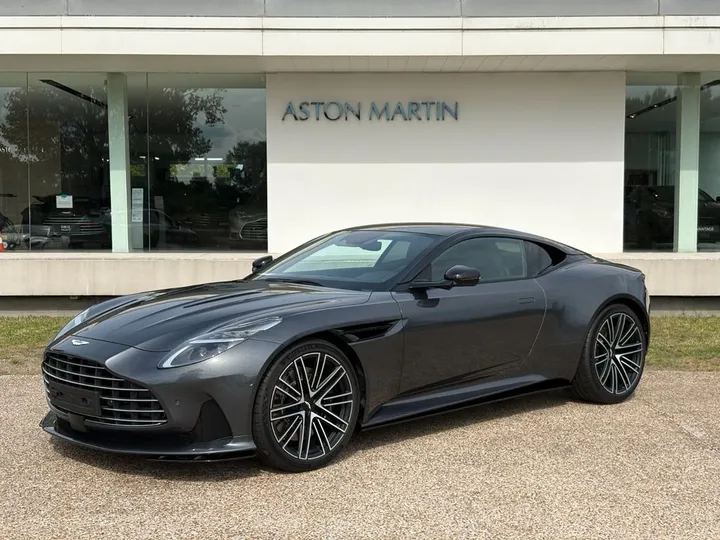 Aston Martin DB12