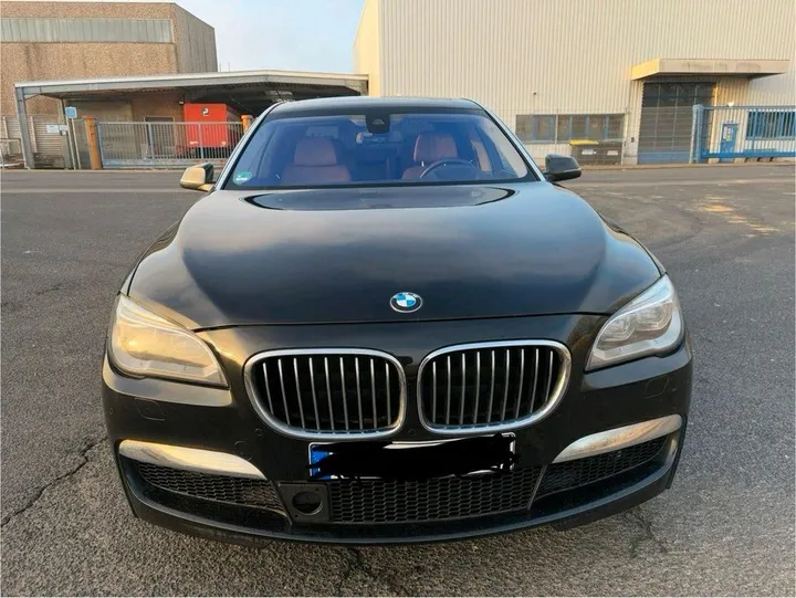 BMW 750