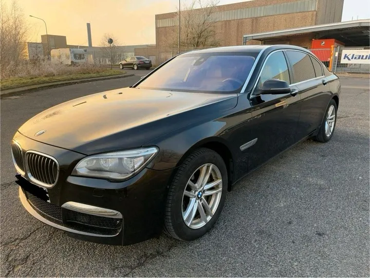 BMW 750