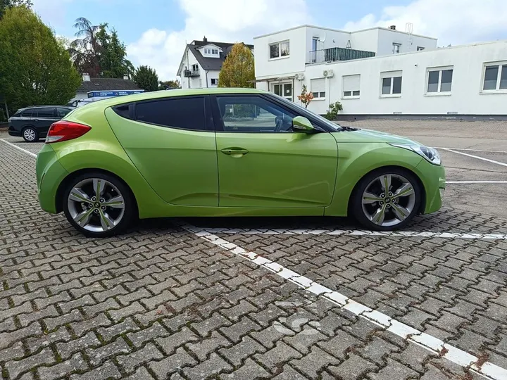 Hyundai Veloster