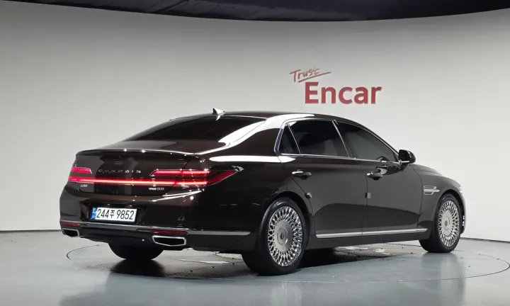 Genesis G90