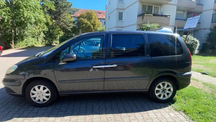 Peugeot 807