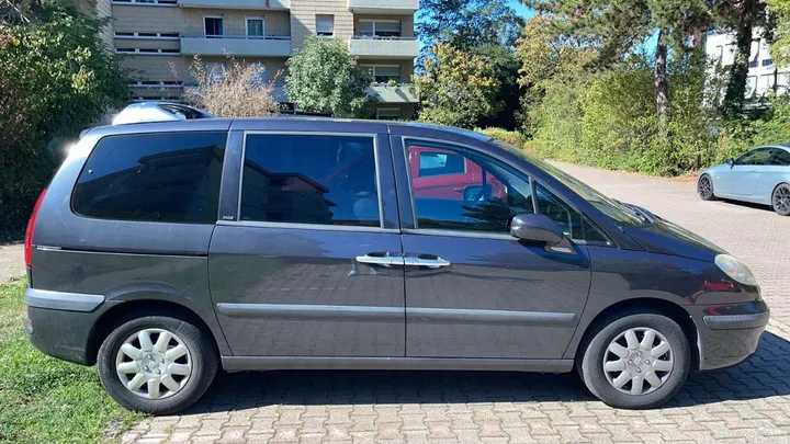 Peugeot 807