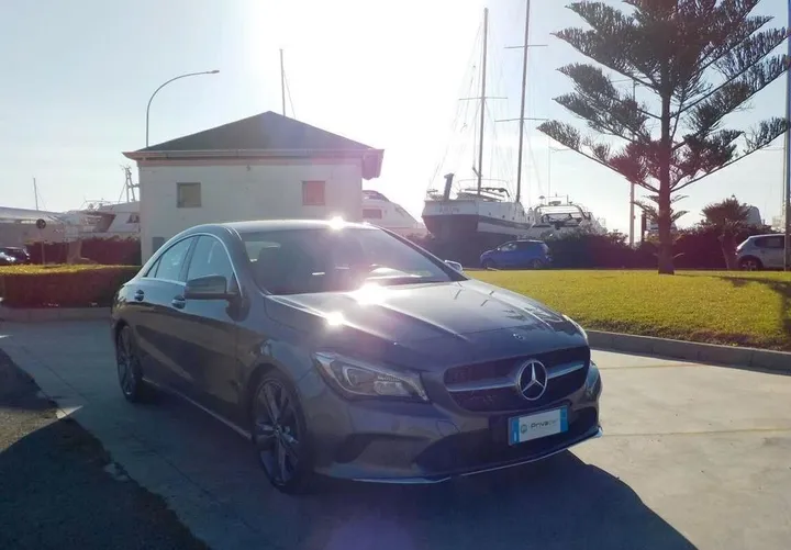 Mercedes-Benz CLA 200