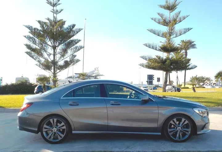 Mercedes-Benz CLA 200