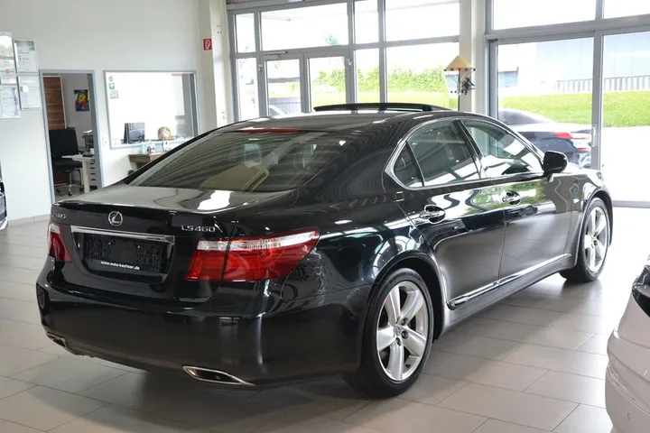 Lexus LS 460