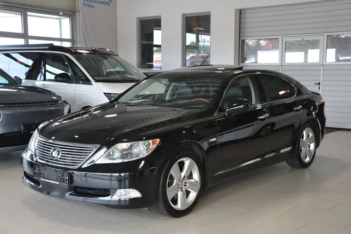 Lexus LS 460