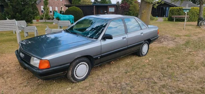 Audi 100