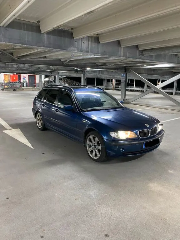 BMW 330