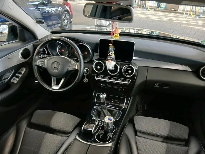 Mercedes-Benz 200