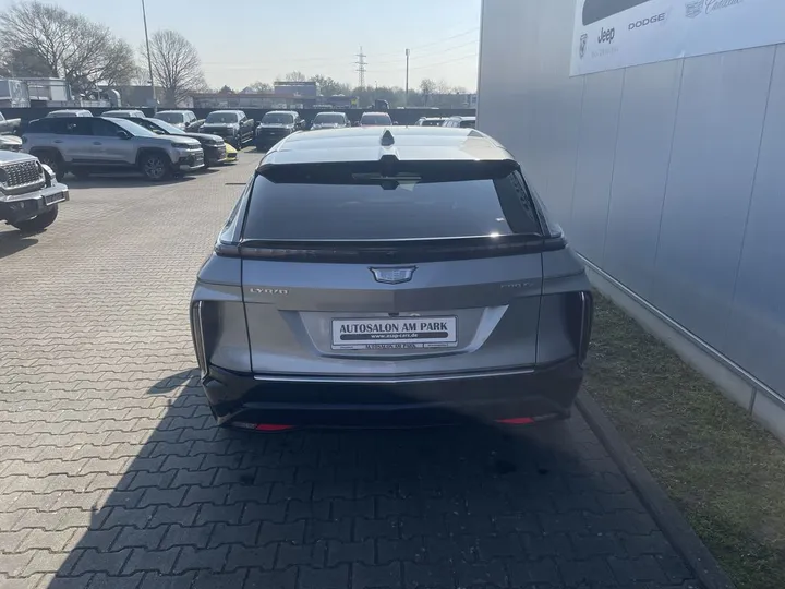 Cadillac LYRIQ