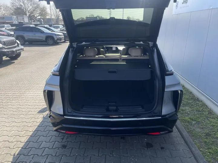 Cadillac LYRIQ