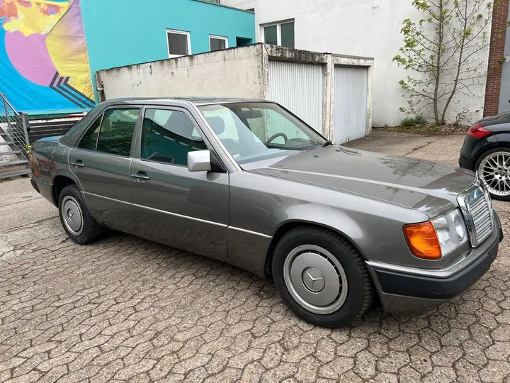 Mercedes-Benz 250