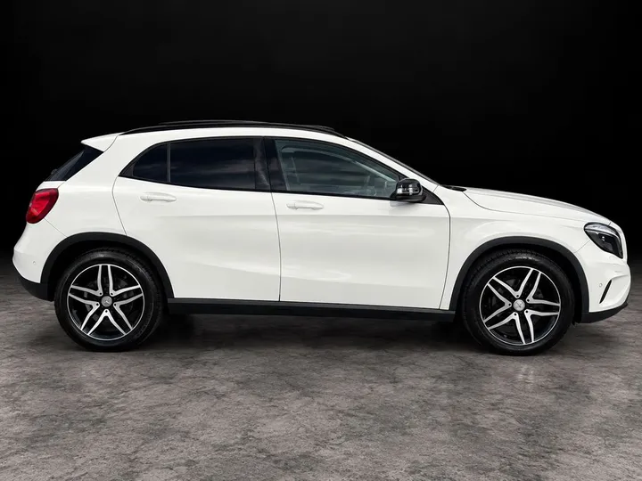 Mercedes-Benz GLA 220