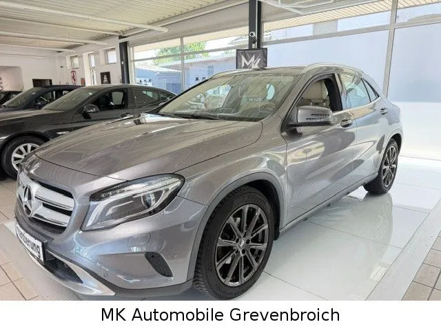 Mercedes-Benz GLA 220