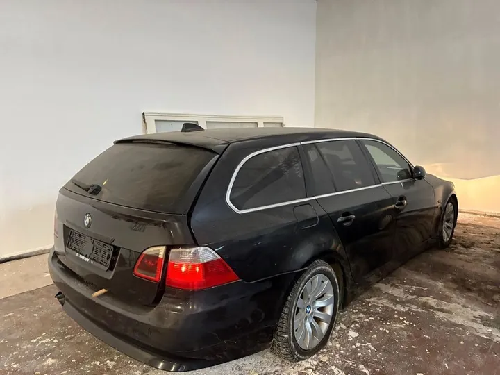 BMW 525