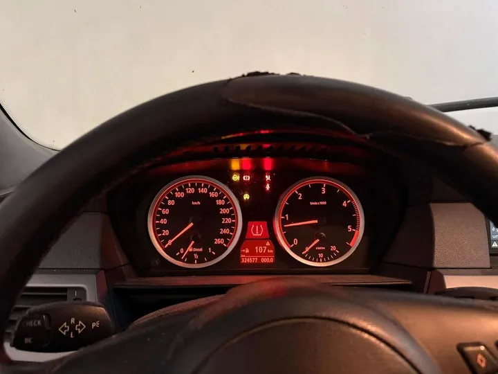 BMW 525