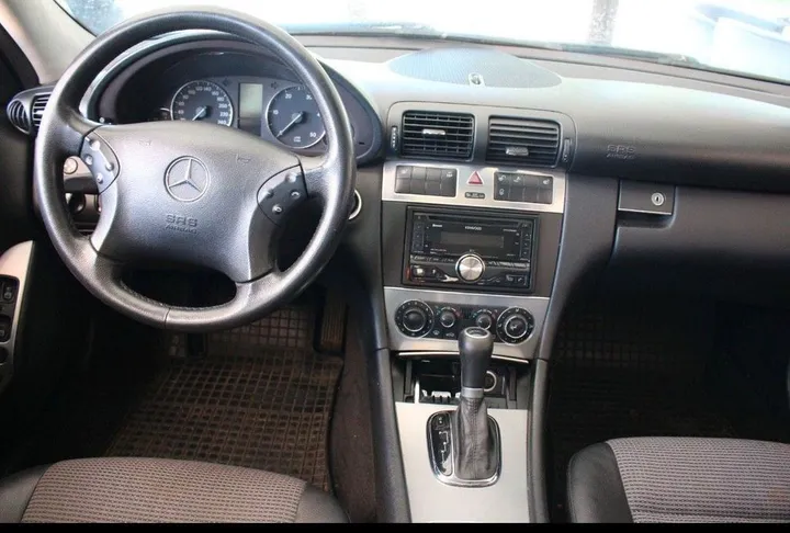 Mercedes-Benz C 220
