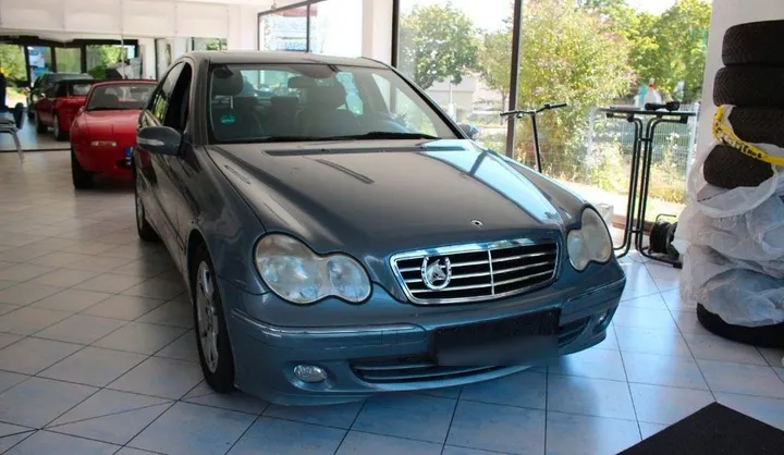 Mercedes-Benz C 220