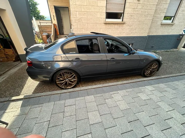 BMW 320