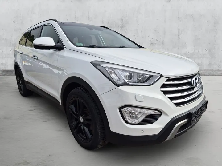 Hyundai Grand Santa Fe