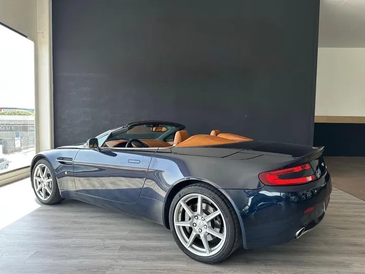 Aston Martin V8 Vantage