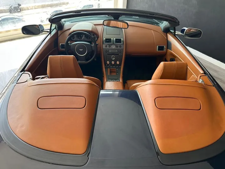 Aston Martin V8 Vantage