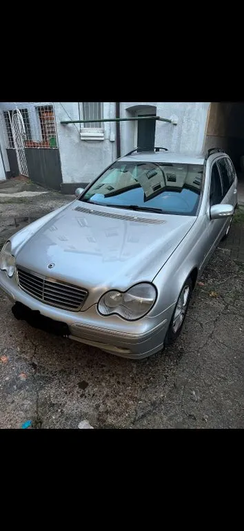 Mercedes-Benz 220