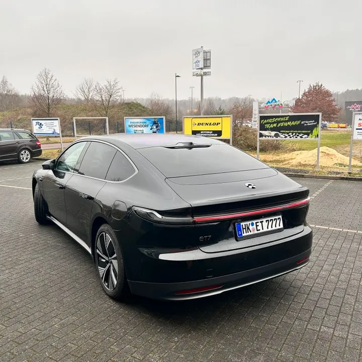 NIO ET7