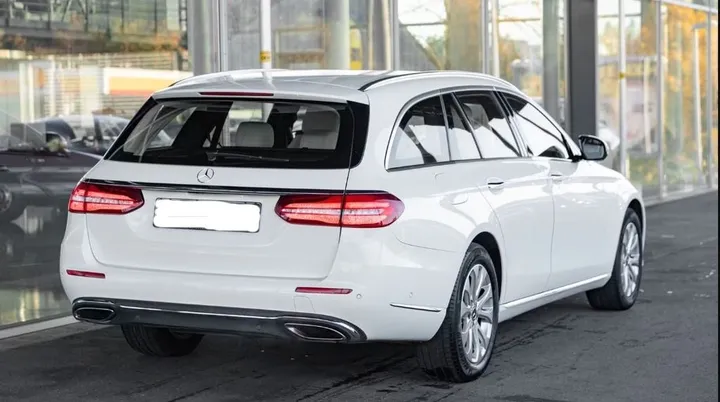 Mercedes-Benz E 200