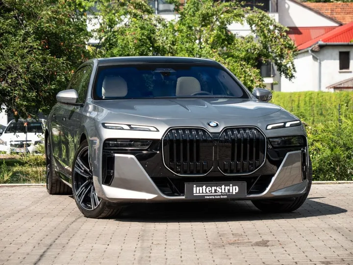 BMW 740