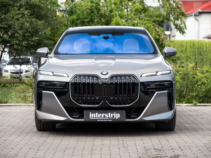 BMW 740