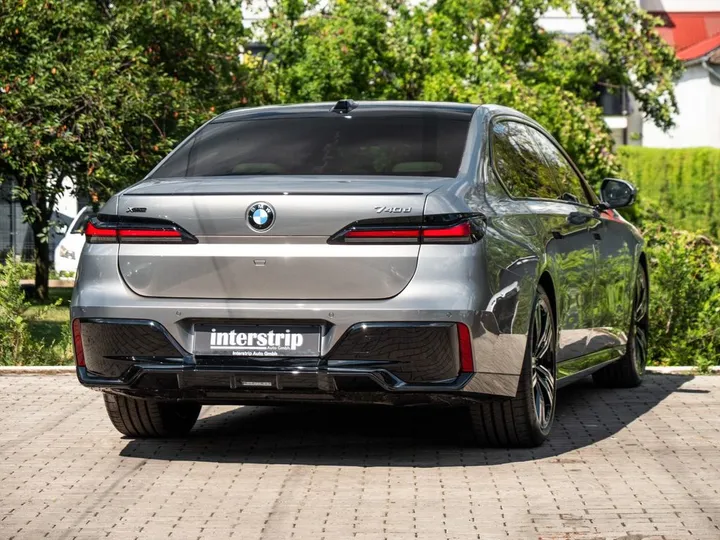 BMW 740