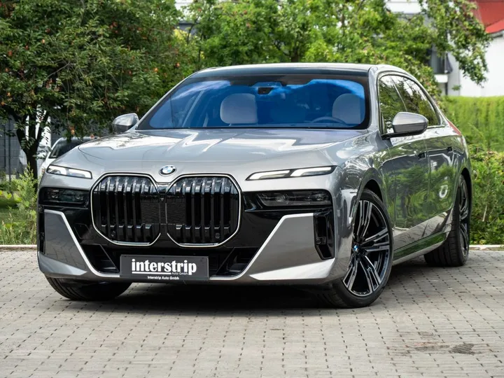 BMW 740