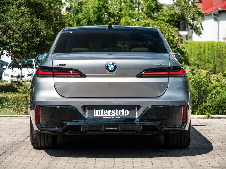 BMW 740