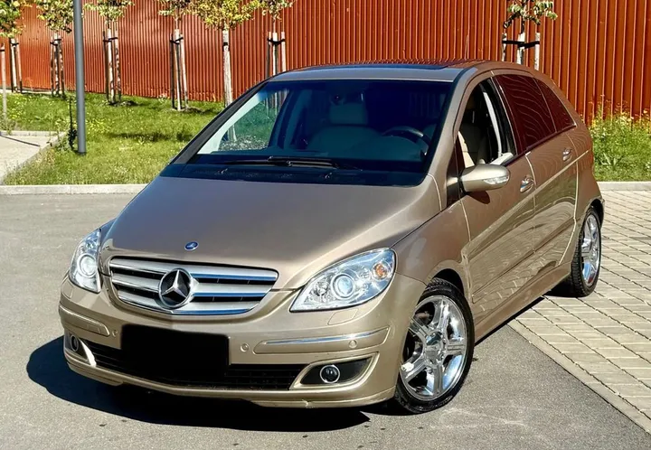 Mercedes-Benz B 200
