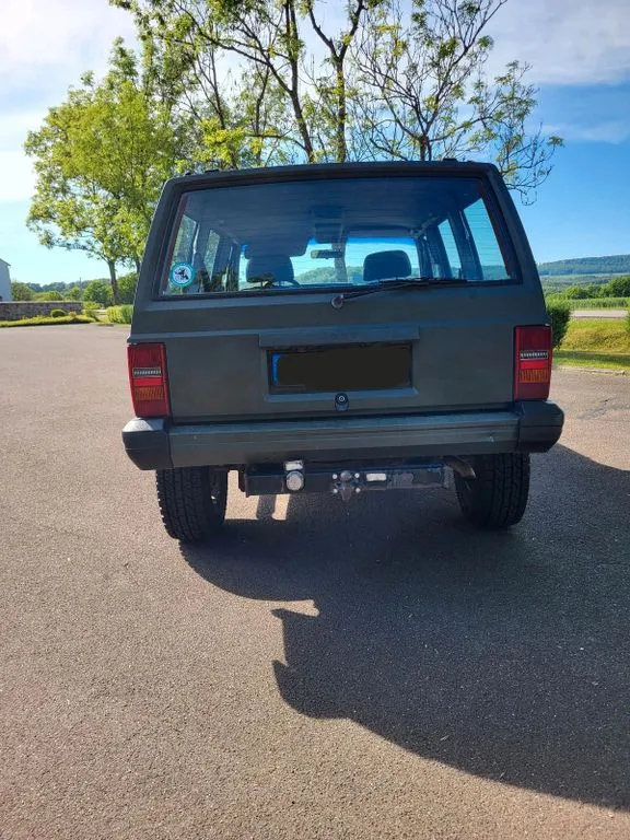 Jeep Cherokee