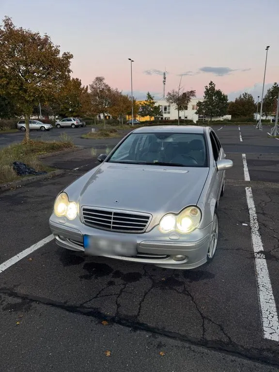 Mercedes-Benz C 320